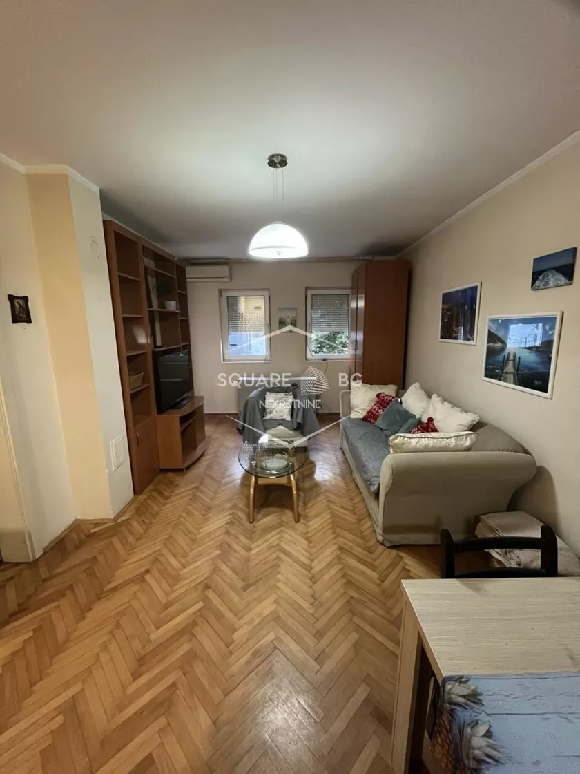 Dvosoban stan za izdavanje, Generala Aračića, 550€, 52m² — 3
