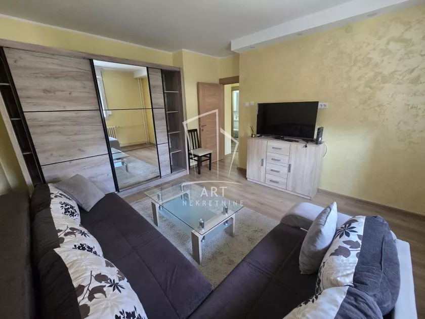 Dvosoban stan za izdavanje, Hadži-Prodanova, 650€, 48m² — 2