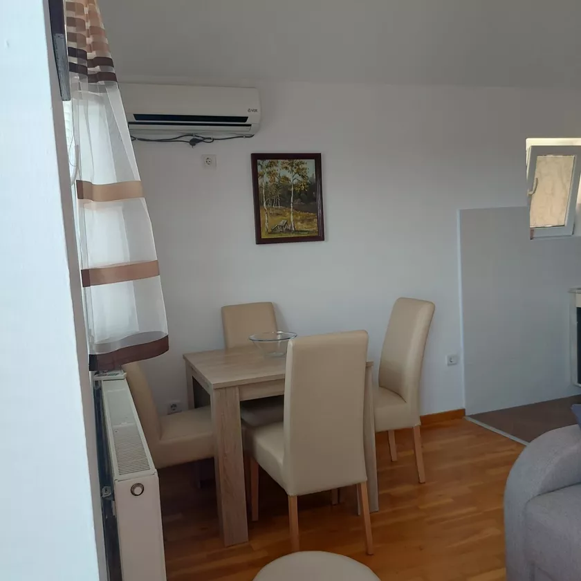 Dvosoban stan za izdavanje, Jedanaeste Krajiške Divizije 37, 400€, 43m² — 2