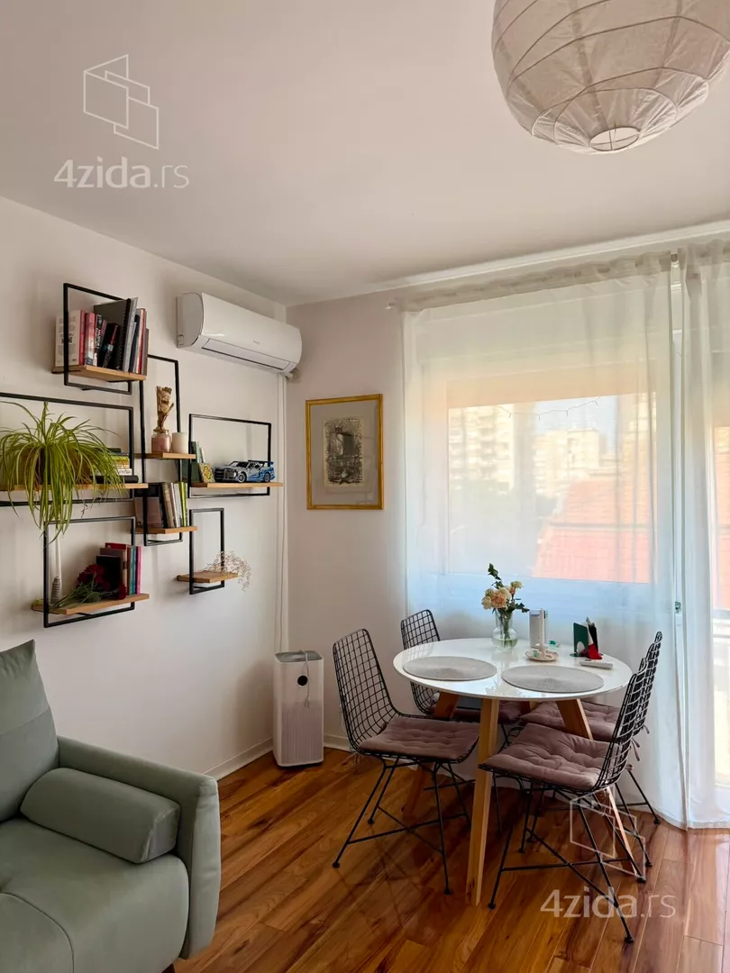 Dvosoban stan za izdavanje, Južni Bulevar 53, 650€, 40m² — 2