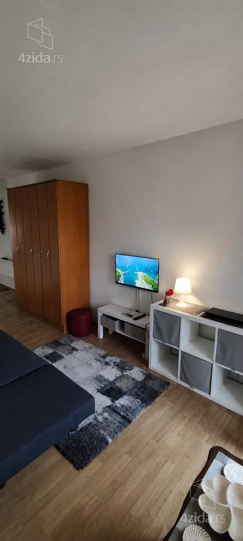 Dvosoban stan za izdavanje, Kajuhova, 320€, 40m² — 2