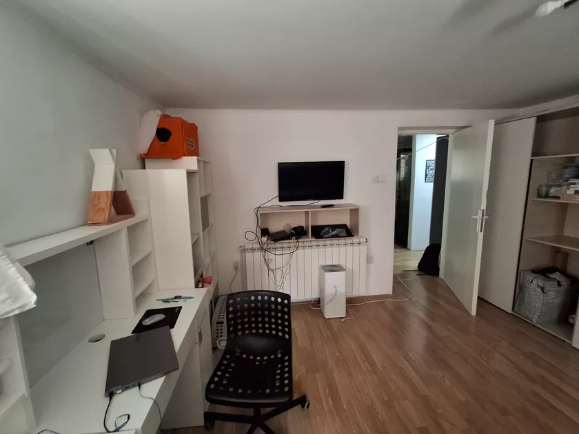 Dvosoban stan za izdavanje, Kalvarija, 500€, 40m² — 2