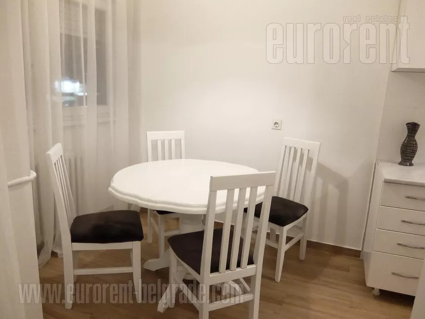 Dvosoban stan za izdavanje, Kneza Danila 4a, 700€, 44m² — 3