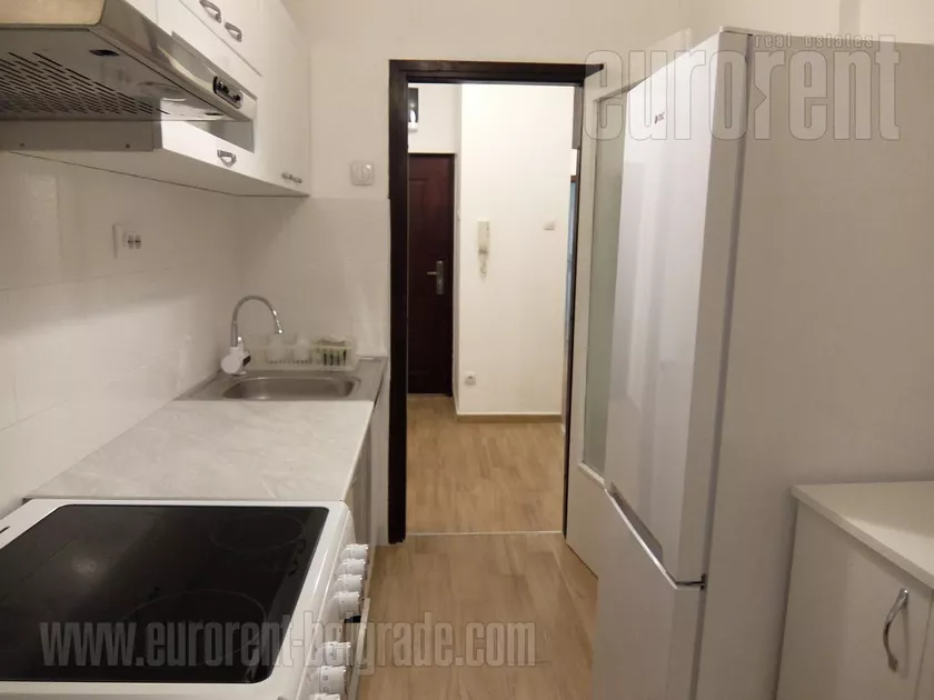 Dvosoban stan za izdavanje, Kneza Danila 4a, 700€, 44m² — 4