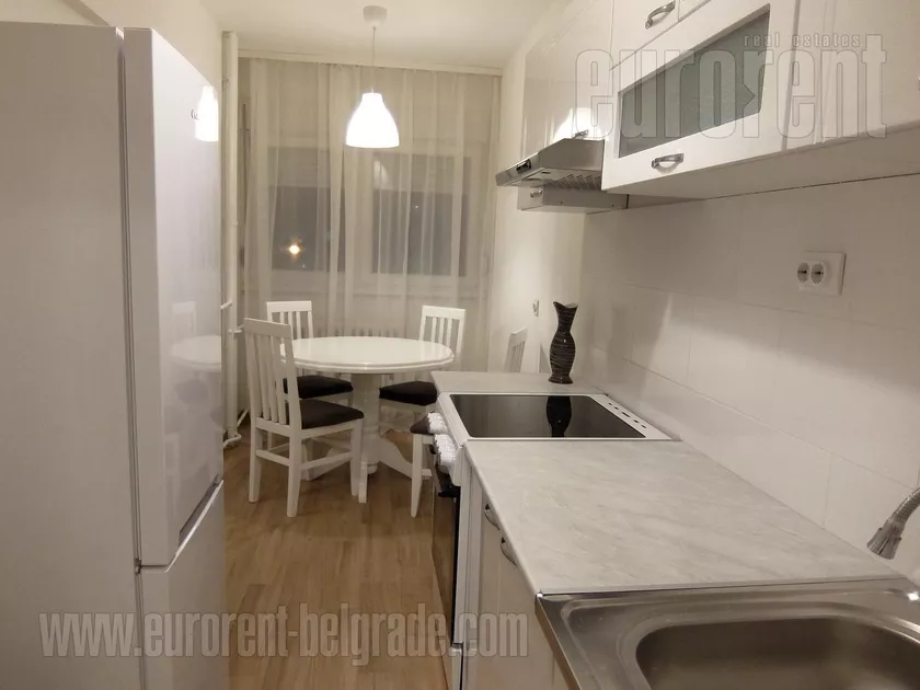 Dvosoban stan za izdavanje, Kneza Danila 4a, 700€, 44m² — 5