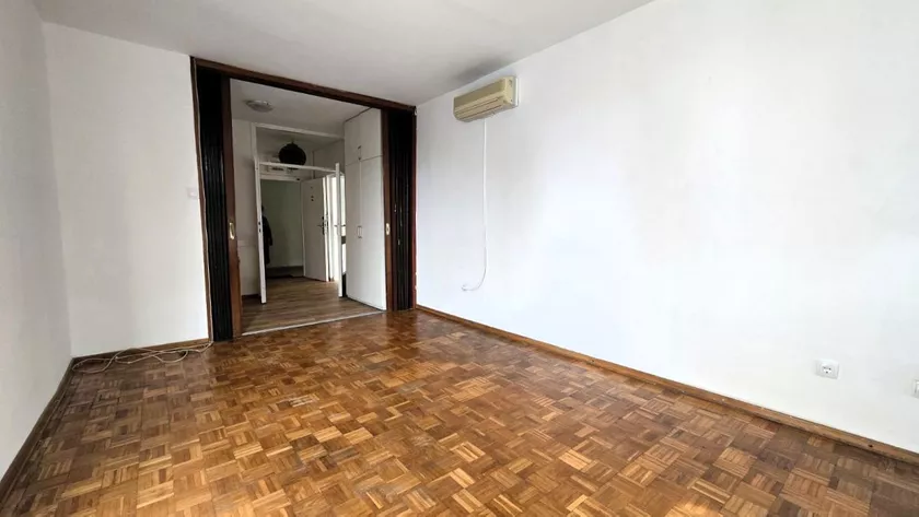 Dvosoban stan za izdavanje, Medakovićeva, 350€, 45m² — 3