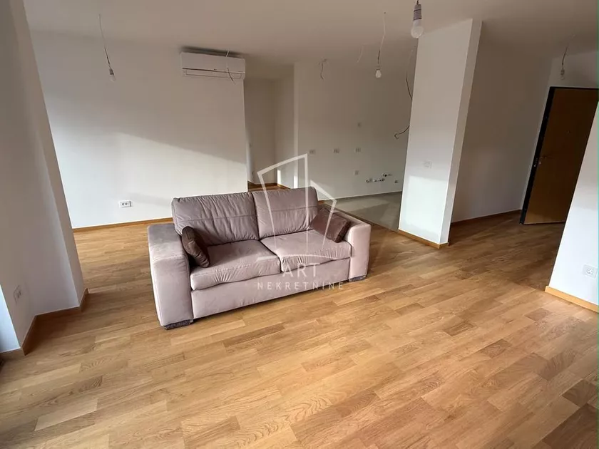 Dvosoban stan za izdavanje, Nedeljka Gvozdenovića 41, 490€, 62m² — 3