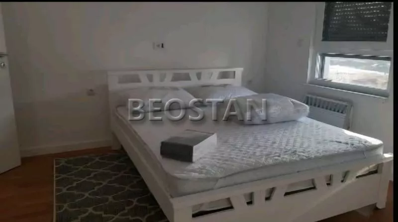 Dvosoban stan za izdavanje, Novobeogradskih Graditelja 20, 370€, 50m² — 5