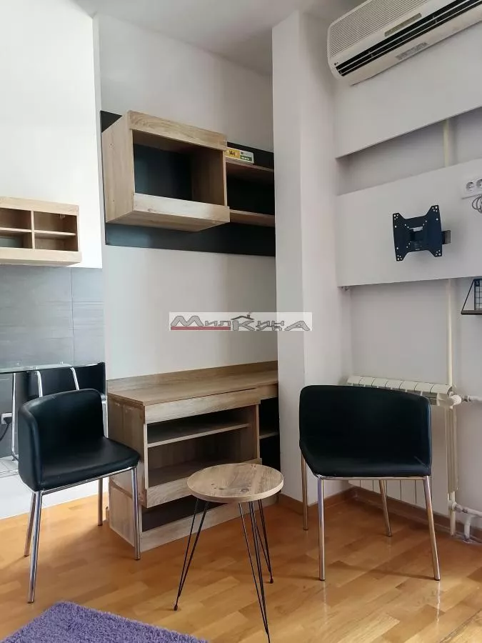 Dvosoban stan za izdavanje, Olge Jovanović 2, 800€, 48m² — 2