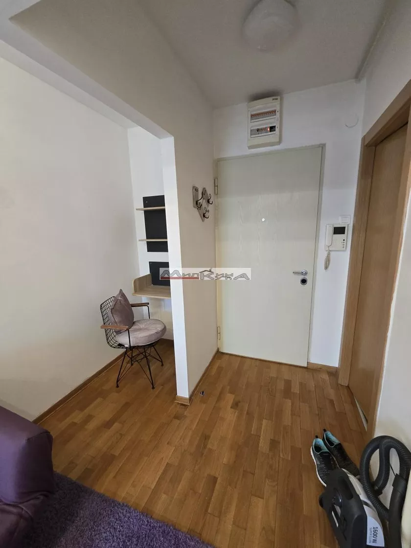 Dvosoban stan za izdavanje, Olge Jovanović 2, 800€, 48m² — 4