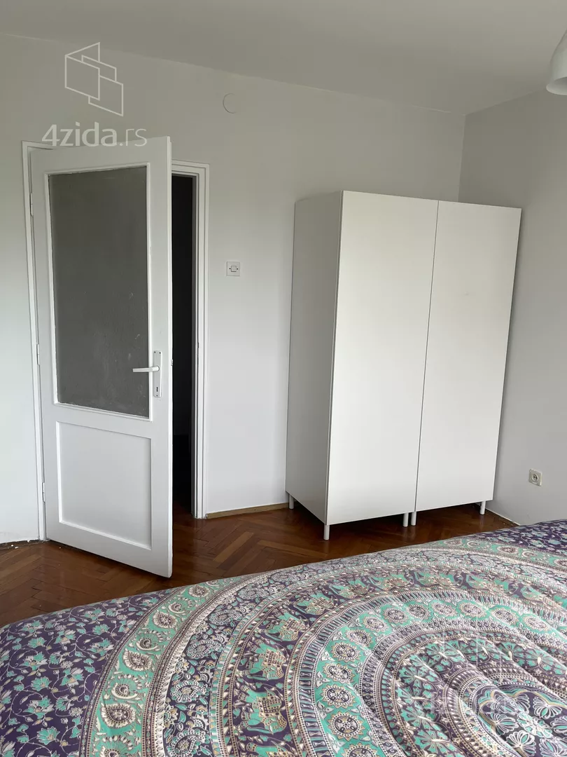 Dvosoban stan za izdavanje, Pariske Komune 8, 800€, 60m² — 2