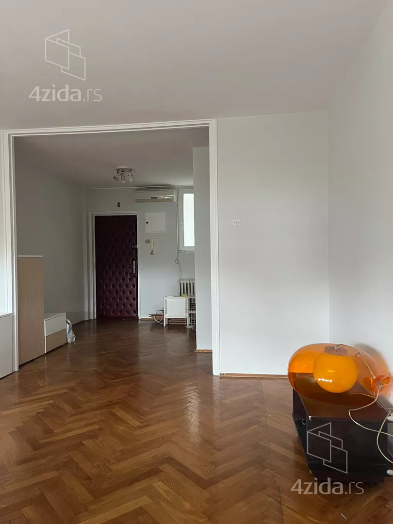 Dvosoban stan za izdavanje, Pariske Komune 8, 800€, 60m² — 6