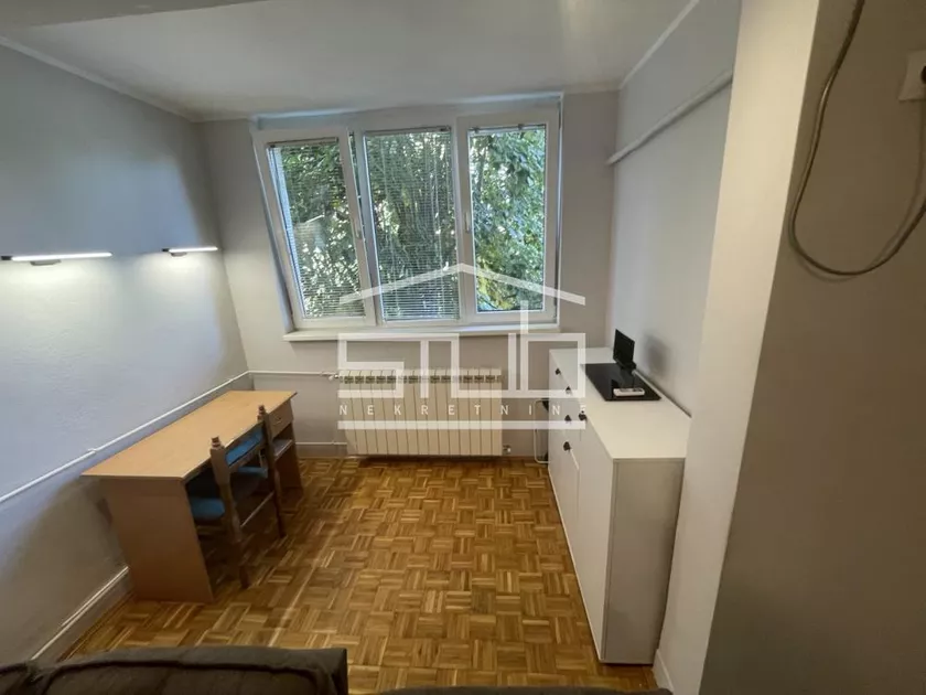Dvosoban stan za izdavanje, Poručnika Spasića I Mašere, 400€, 51m² — 3