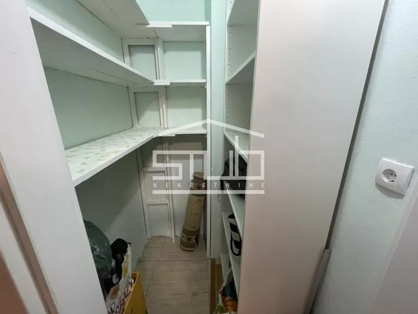 Dvosoban stan za izdavanje, Poručnika Spasića I Mašere, 400€, 51m² — 5