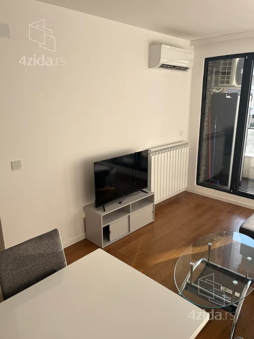 Dvosoban stan za izdavanje, Slanački Put 76E, 650€, 46m² — 4