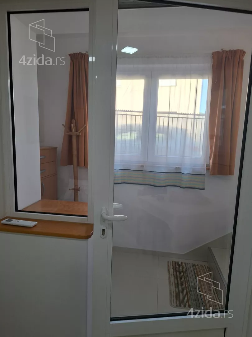 Dvosoban stan za izdavanje, Solunska 7, 380€, 35m² — 5
