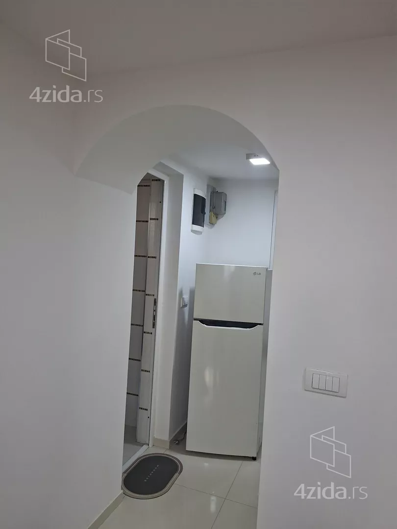Dvosoban stan za izdavanje, Solunska 7, 380€, 35m² — 9