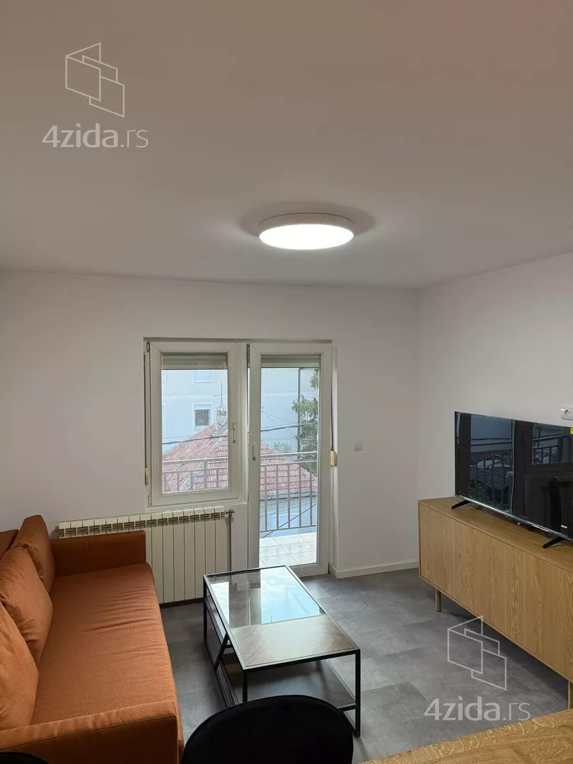 Dvosoban stan za izdavanje, Stojana Pačova, 490€, 49m² — 2