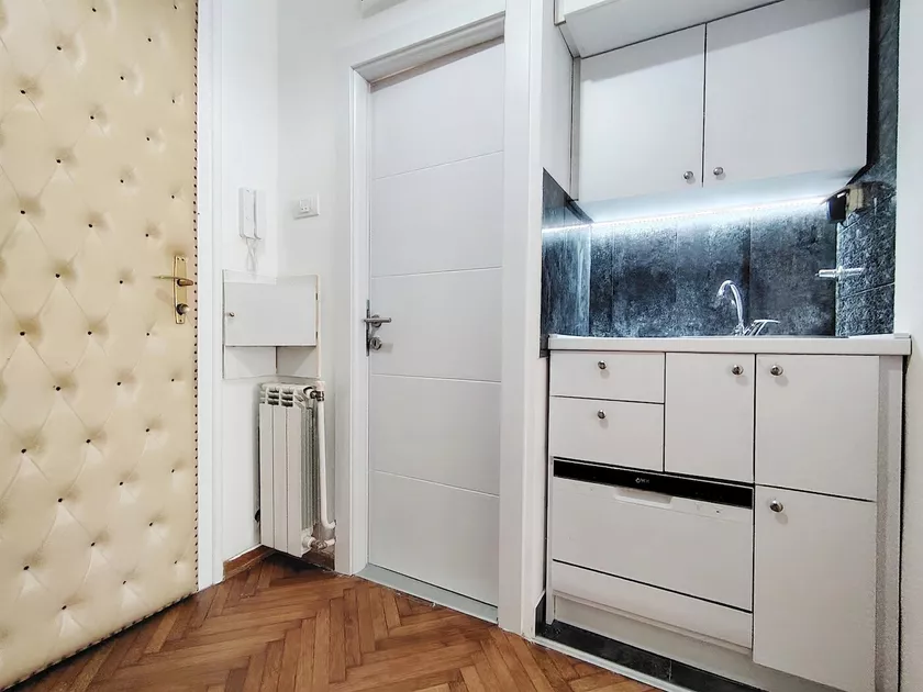 Dvosoban stan za izdavanje, Studentski Trg, 700€, 50m² — 5