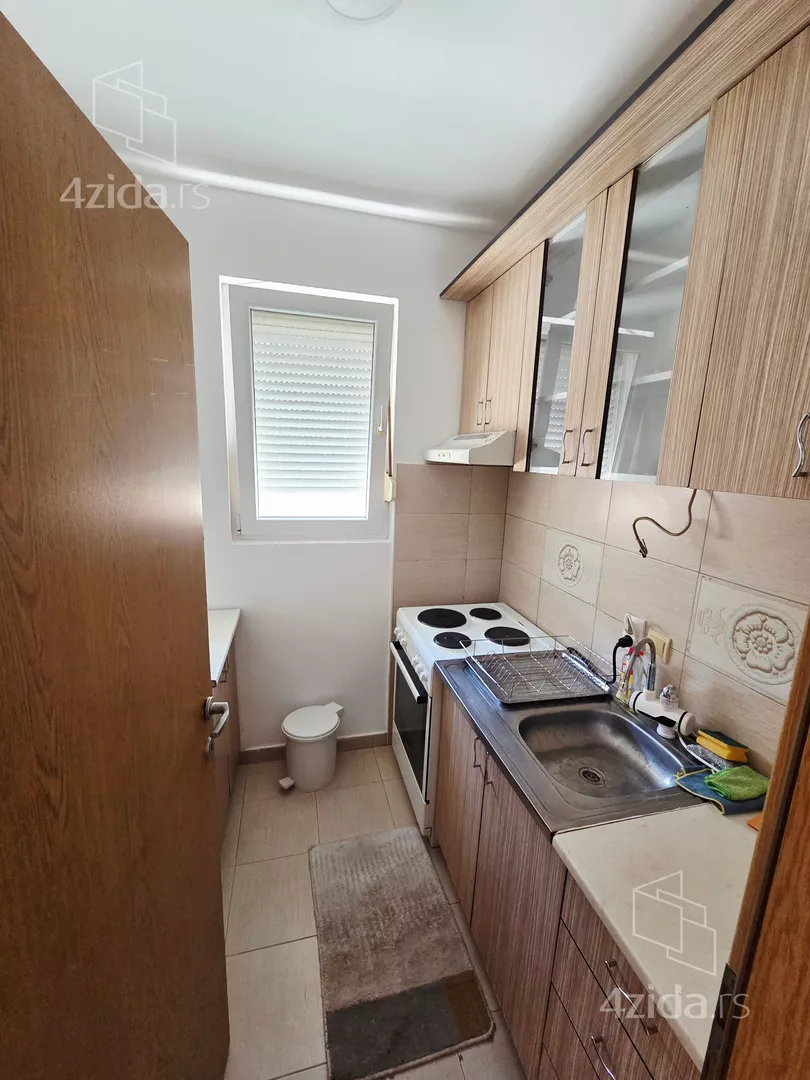 Dvosoban stan za izdavanje, Svetislava Ristića 1b, 300€, 45m² — 5