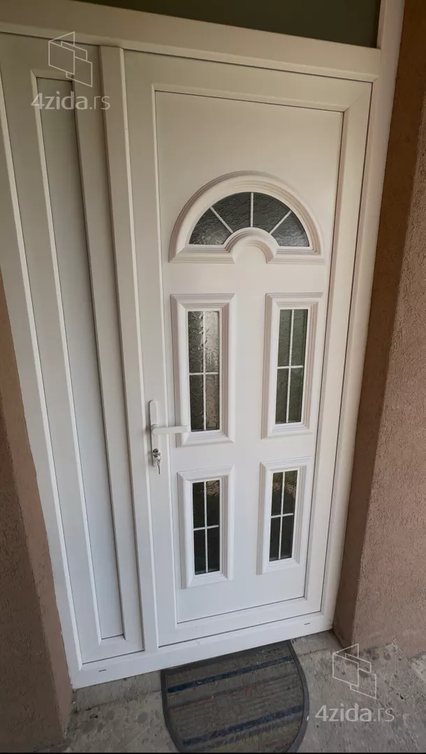 Dvosoban stan za izdavanje, Uzdinska 4A, 400€, 50m² — 2