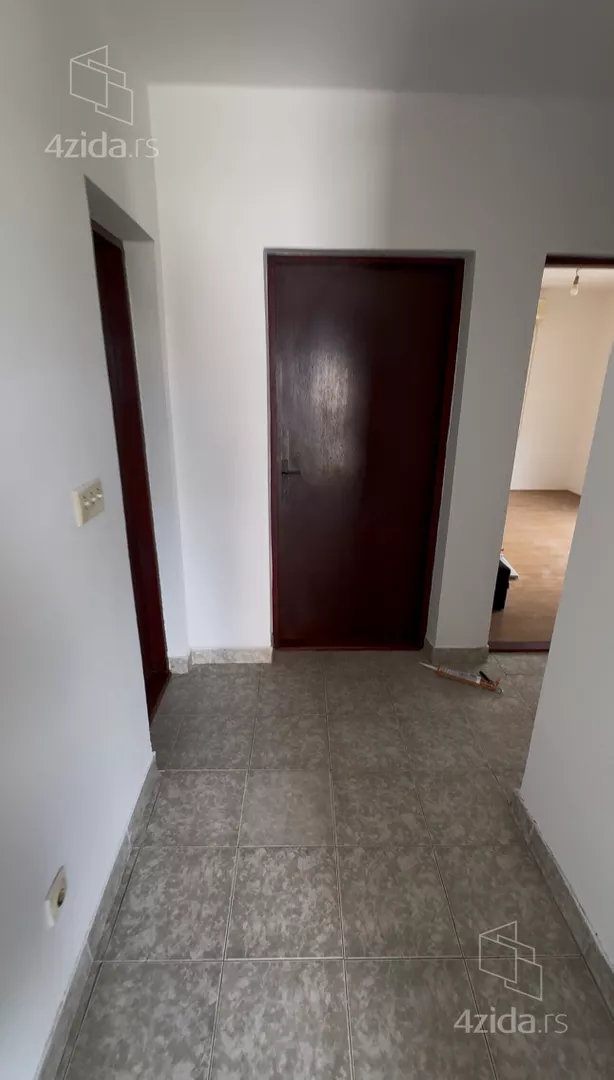 Dvosoban stan za izdavanje, Uzdinska 4A, 400€, 50m² — 7