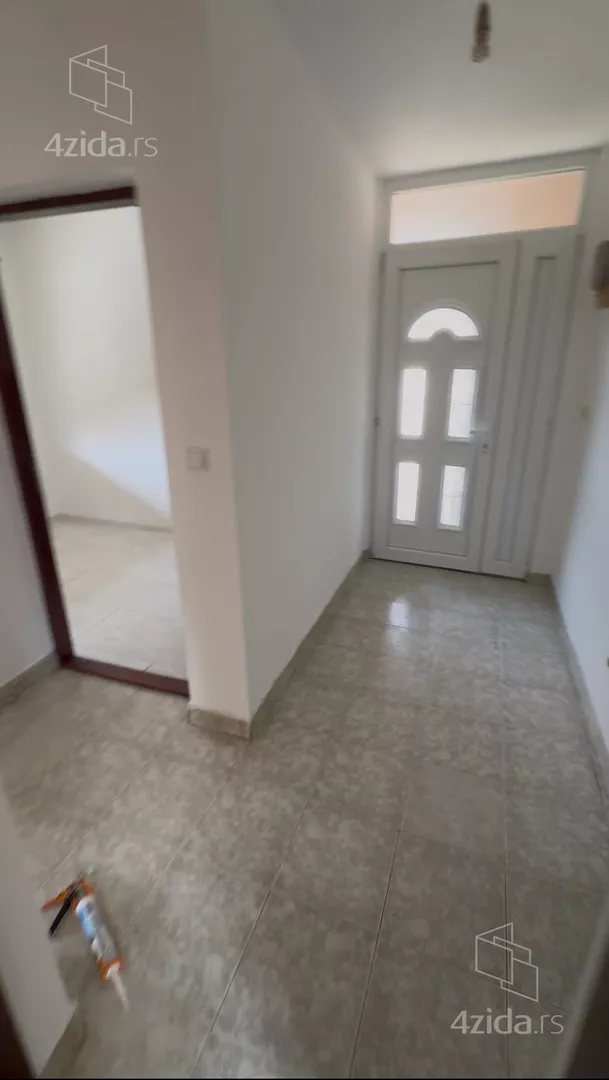 Dvosoban stan za izdavanje, Uzdinska 4A, 400€, 50m² — 8