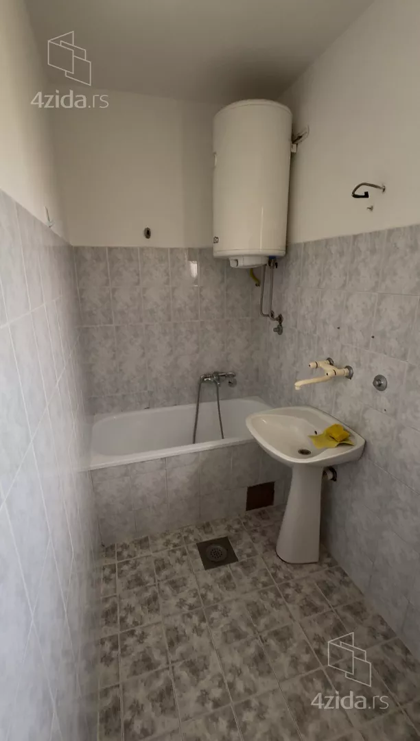 Dvosoban stan za izdavanje, Uzdinska 4A, 400€, 50m² — 9