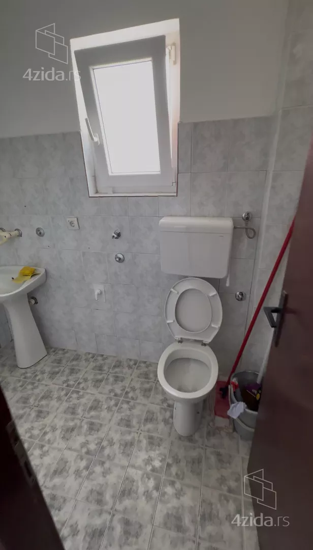 Dvosoban stan za izdavanje, Uzdinska 4A, 400€, 50m² — 10