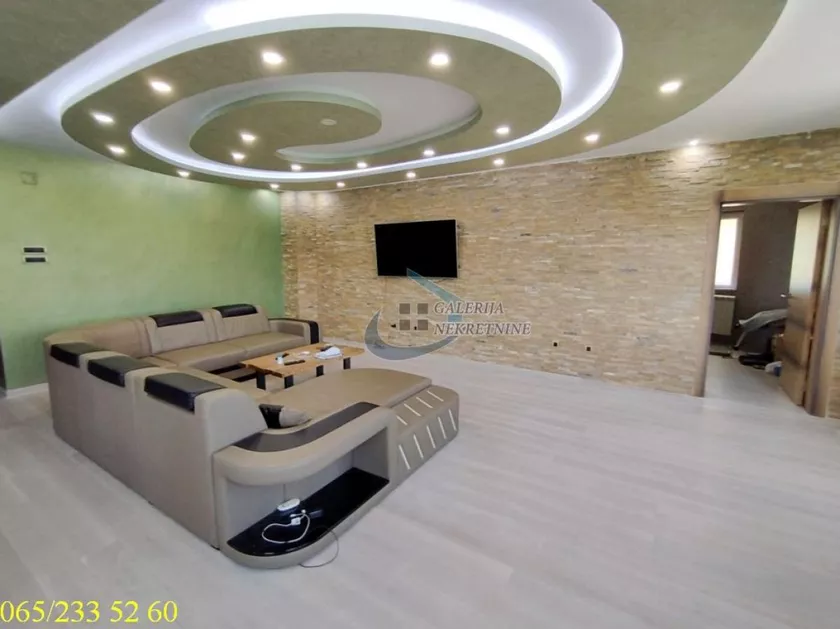 Dvosoban stan za izdavanje, Veljka Petrovića, 690€, 60m² — 2