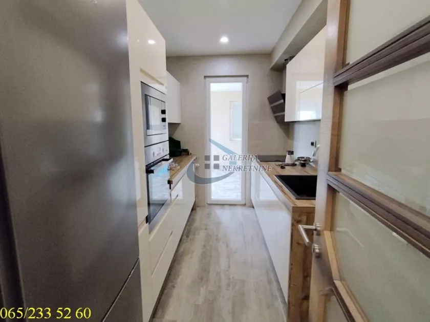 Dvosoban stan za izdavanje, Veljka Petrovića, 690€, 60m² — 4