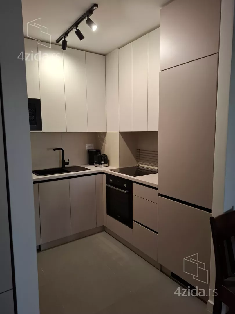 Dvosoban stan za izdavanje, Zelena Avenija, 750€, 50m² — 9