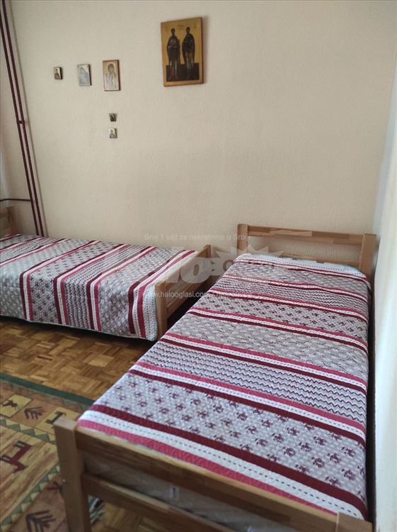 Dvosoban stan, Zemun Meandri, miran kraj — 2