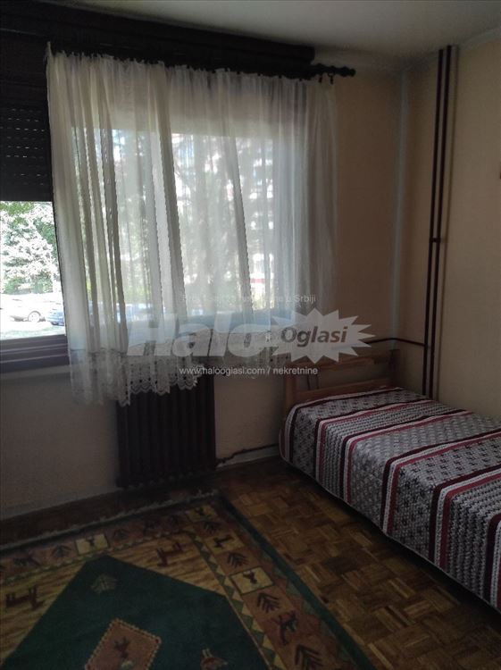 Dvosoban stan, Zemun Meandri, miran kraj — 3