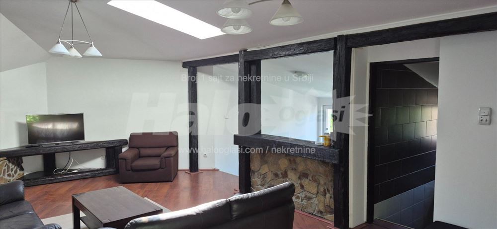 Dvosoban stan,90m2,centar Zemuna — 5