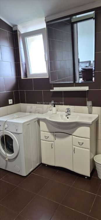 Dvosoban stan,90m2,centar Zemuna — 7