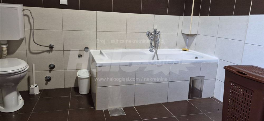 Dvosoban stan,90m2,centar Zemuna — 8