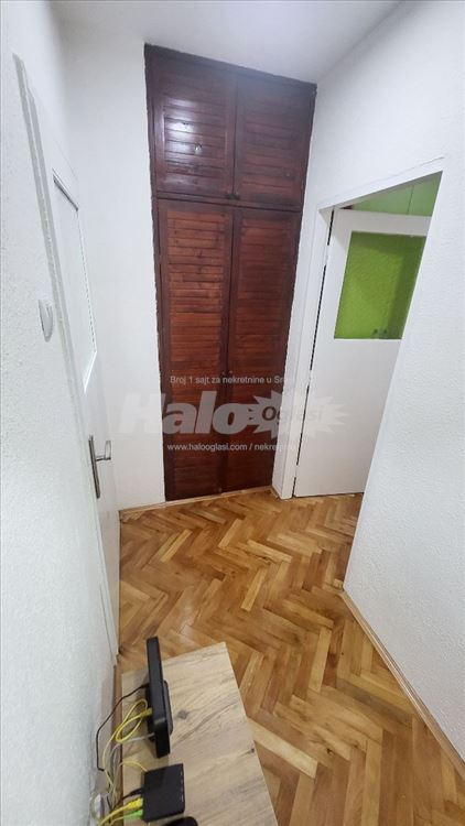 Dvosoban,centar Banovog brda,pogledati video klip — 8