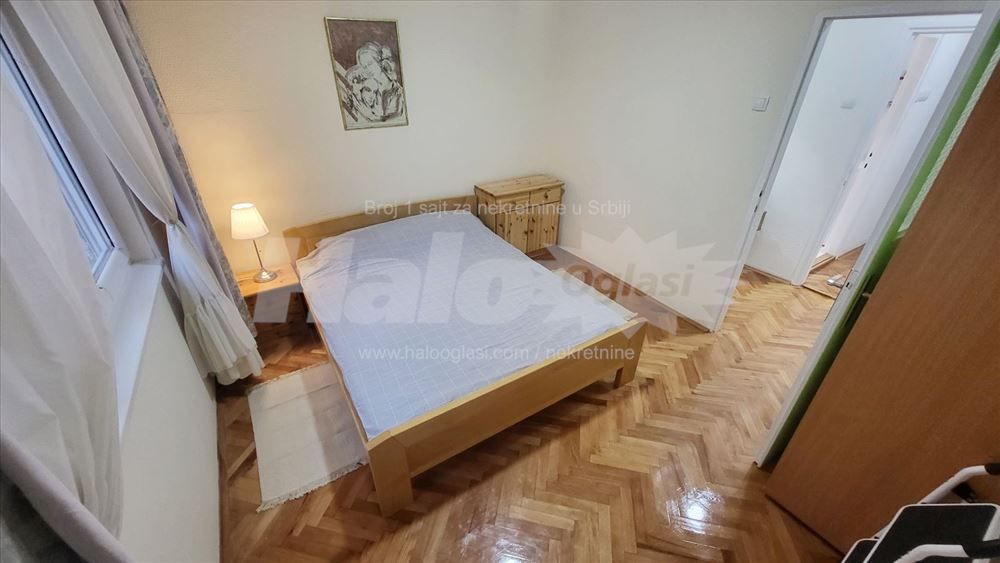 Dvosoban,centar Banovog brda,pogledati video klip — 11