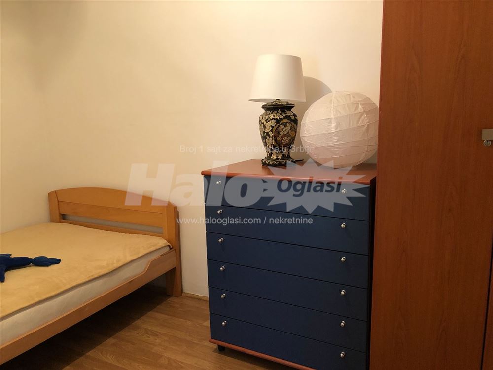 Dvosobna kućica kod spomen parka Jajinci — 6
