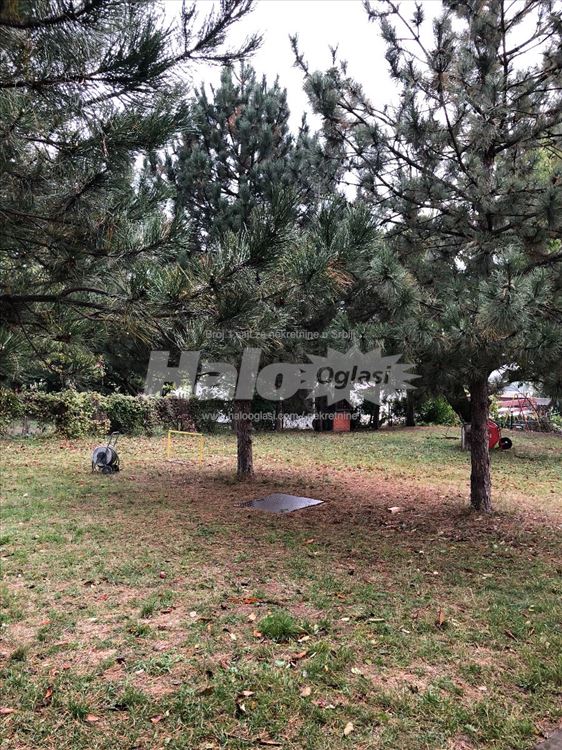 Dvosobna kućica kod spomen parka Jajinci — 8