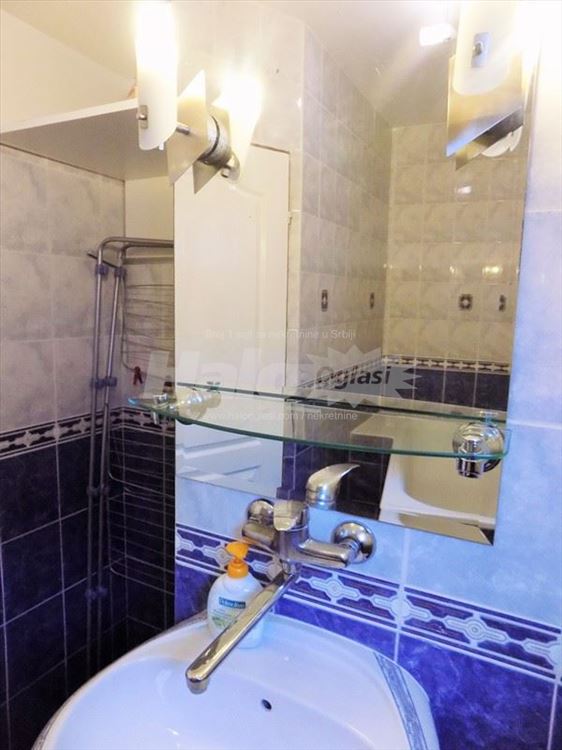 Ekonomski fakultet, idealan za 3 studenta,namešten — 3