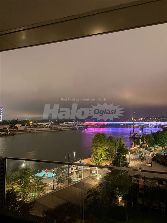 Eksluzivan stan sa najlepšim pogledom na reku — 15