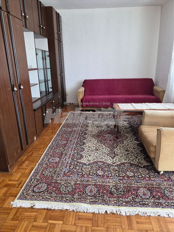 Železnik,kod škole Stefan Dečanski.48m² — 3