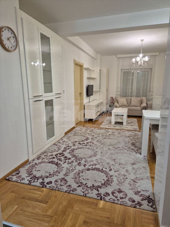 Đeram - nov, lep stan u mirnoj ulici, lep pogled — 3