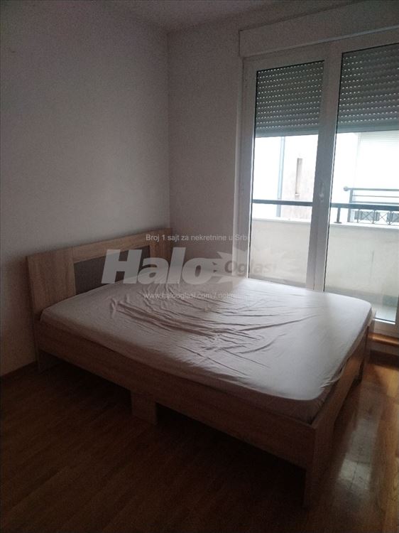 Đeram pijaca useljiv, sređen 650 — 8
