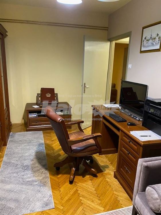 Četvorosoban renoviran stan na Zvezdari — 14