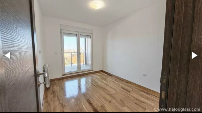 Četvorosoban stan na prodaju, Batajnica, 139.000€, 58m² — 5
