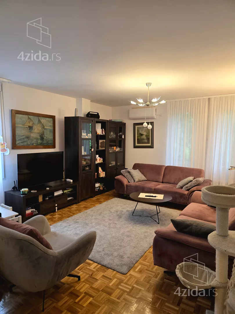 Četvorosoban stan na prodaju, Jasenova, 305.000€, 94m² — 2