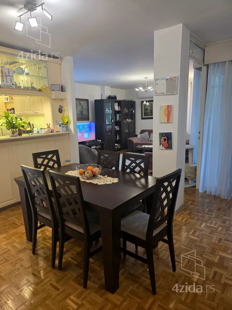 Četvorosoban stan na prodaju, Jasenova, 305.000€, 94m² — 3